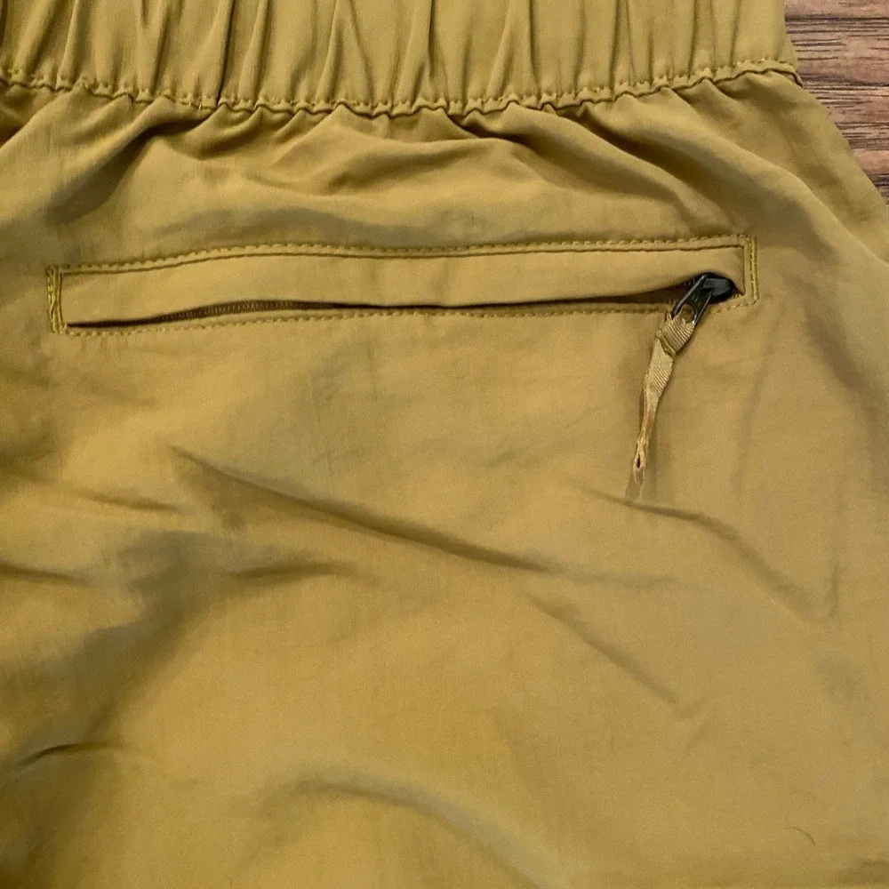 The North Face Class V Pants Mens Medium Khaki Tan Elastic Waist Hiking Outdoor